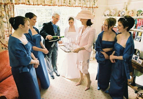 bridesmaids champagne